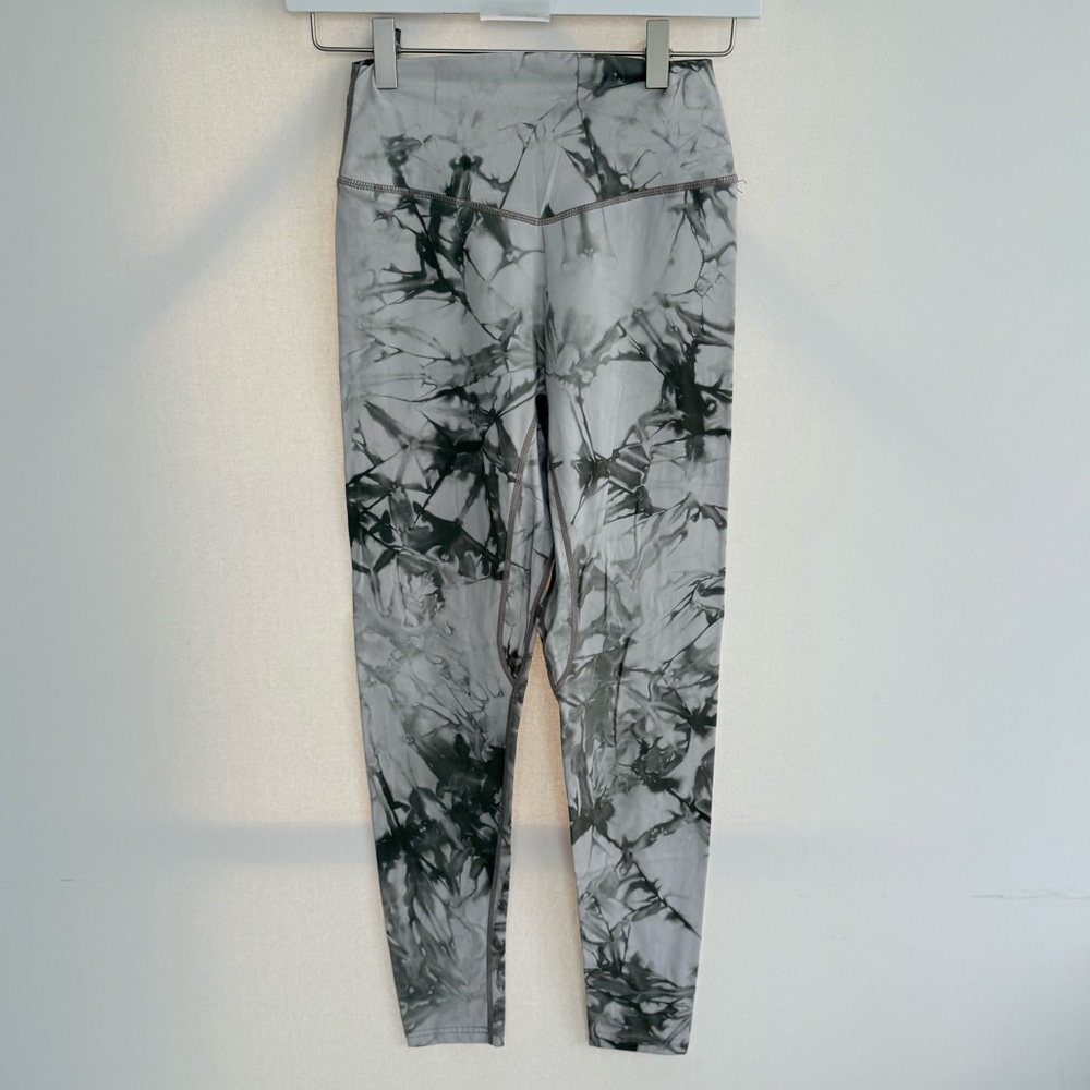 Balance Athletica Oasis Collection Sea Salt Tie Dye White Grey Leggings Medium